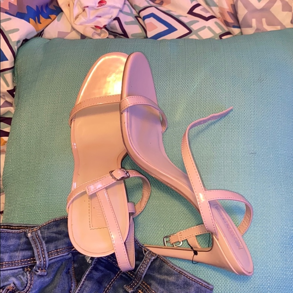Heels never worn !!!